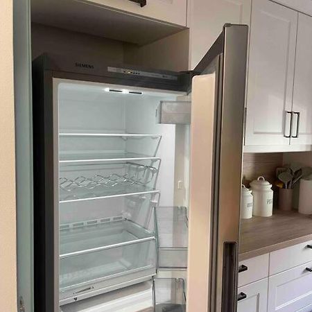 Moderne Wohnung In Der Naehe Vom Parndorf Outlet! Bruckneudorf Esterno foto