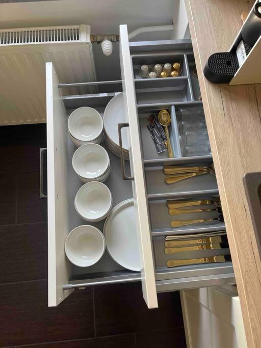 Moderne Wohnung In Der Naehe Vom Parndorf Outlet! Bruckneudorf Esterno foto