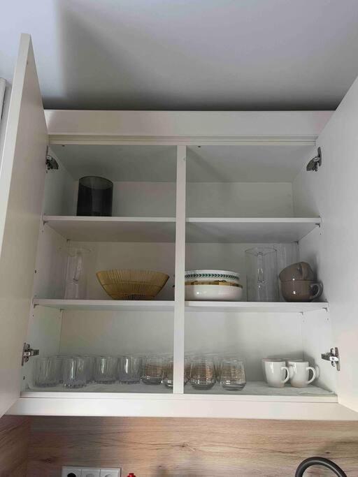 Moderne Wohnung In Der Naehe Vom Parndorf Outlet! Bruckneudorf Esterno foto